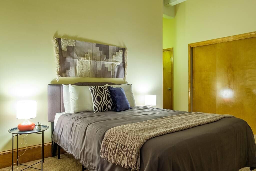 Frontdesk | Signature 2BR in Heart of Downtown