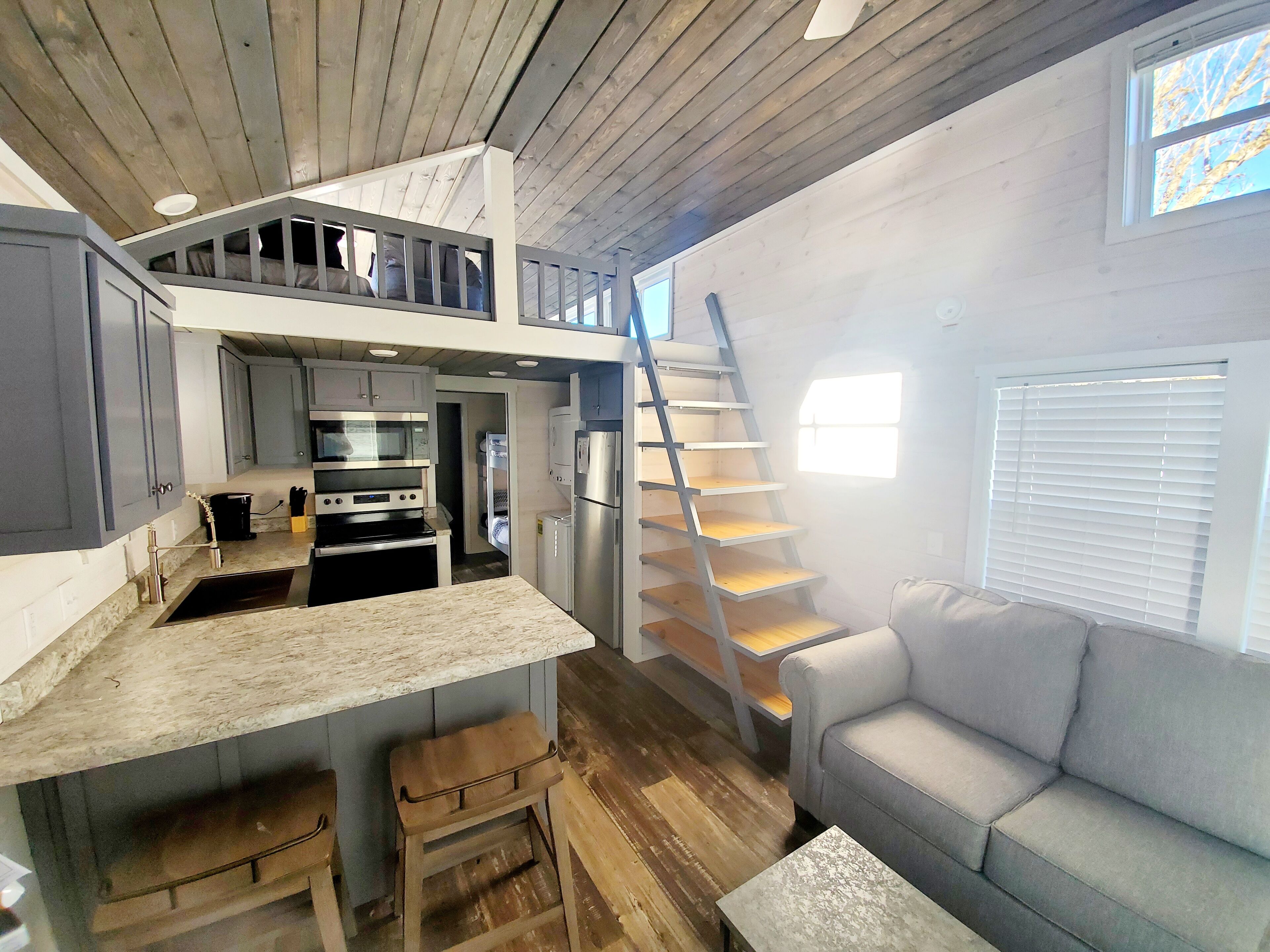 Southern Comfort: 1  BR, 1  BA Cottage in Sevierville, Sleeps 6