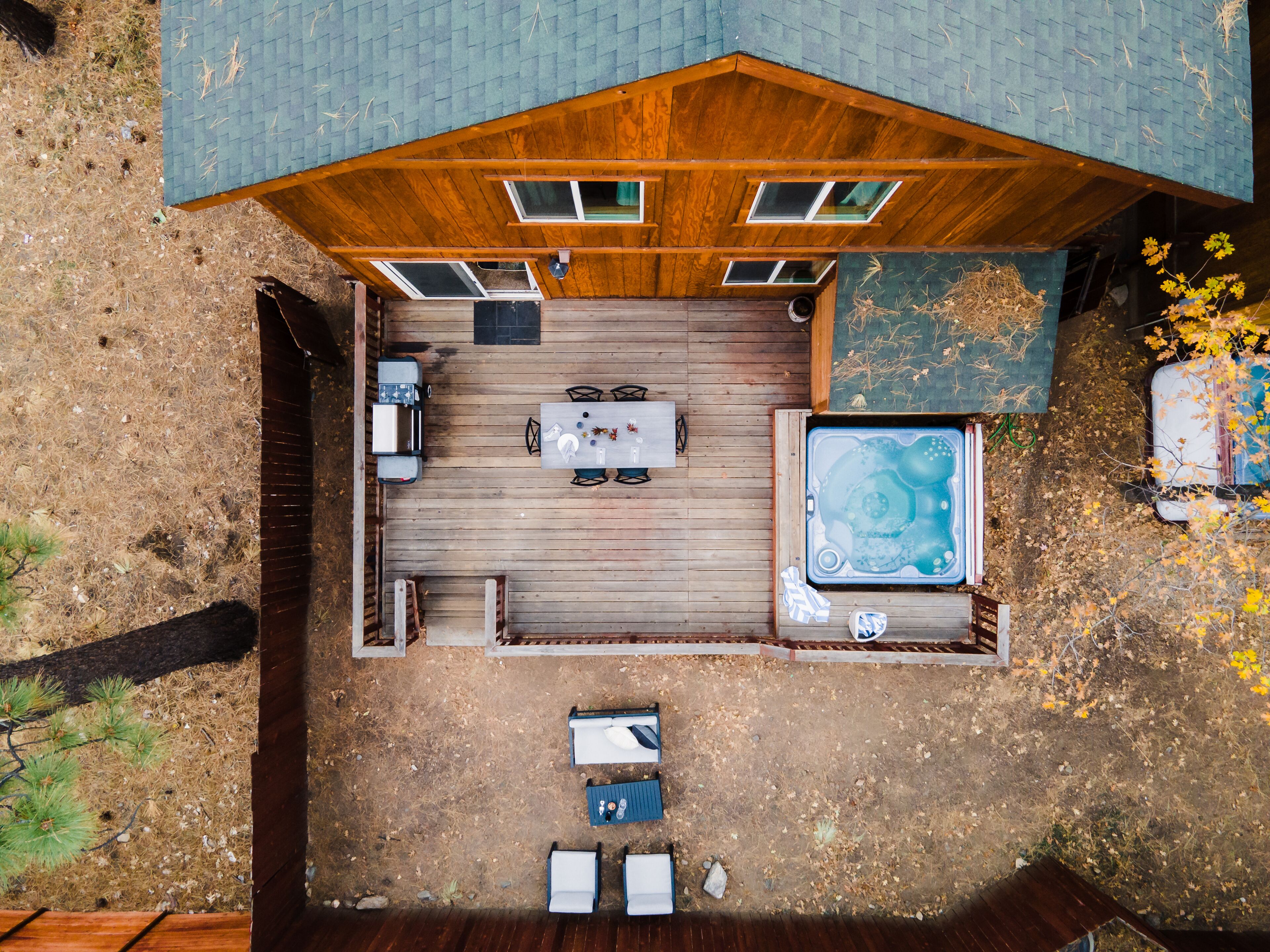 Jumper By AvantStay | Serene Stylish Cabin w/ Hot Tub