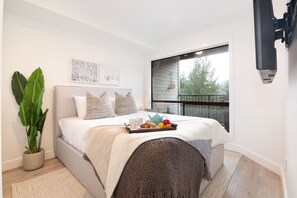 3 bedrooms, desk, iron/ironing board, WiFi