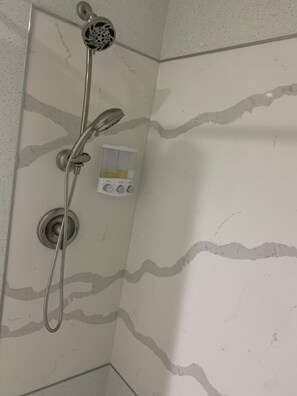 Shower, hair dryer - Everglades City Motel - Queen Room, 1 Bed (Everglades City)