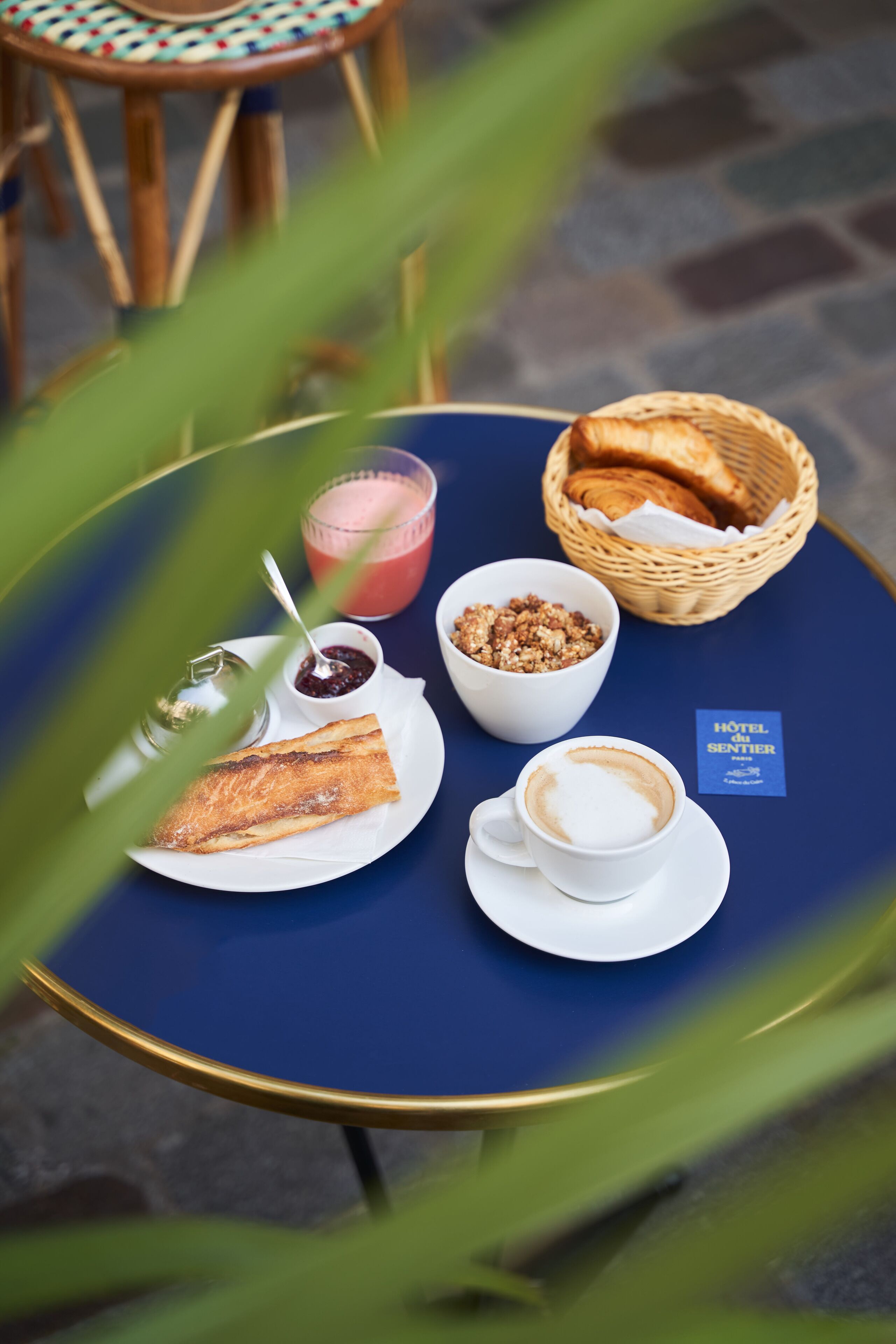 daily continental breakfast (eur 20 per person)
