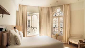 Chambre Supérieure French Window