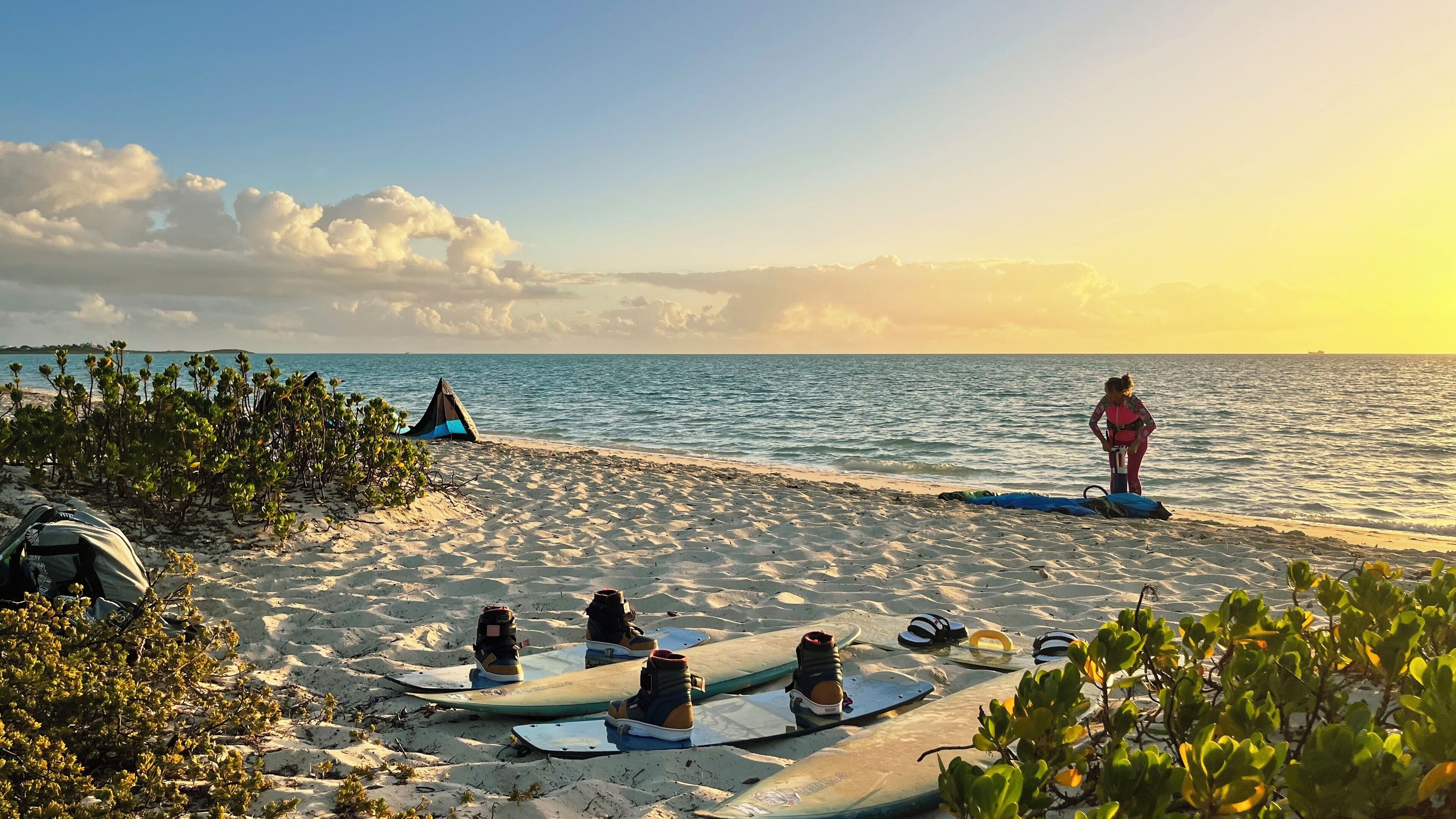 Beach nearby, sun-loungers, beach towels