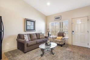 Een smart-tv en een dvd-speler