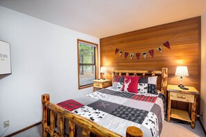 3 bedrooms, travel cot, free WiFi, bed sheets