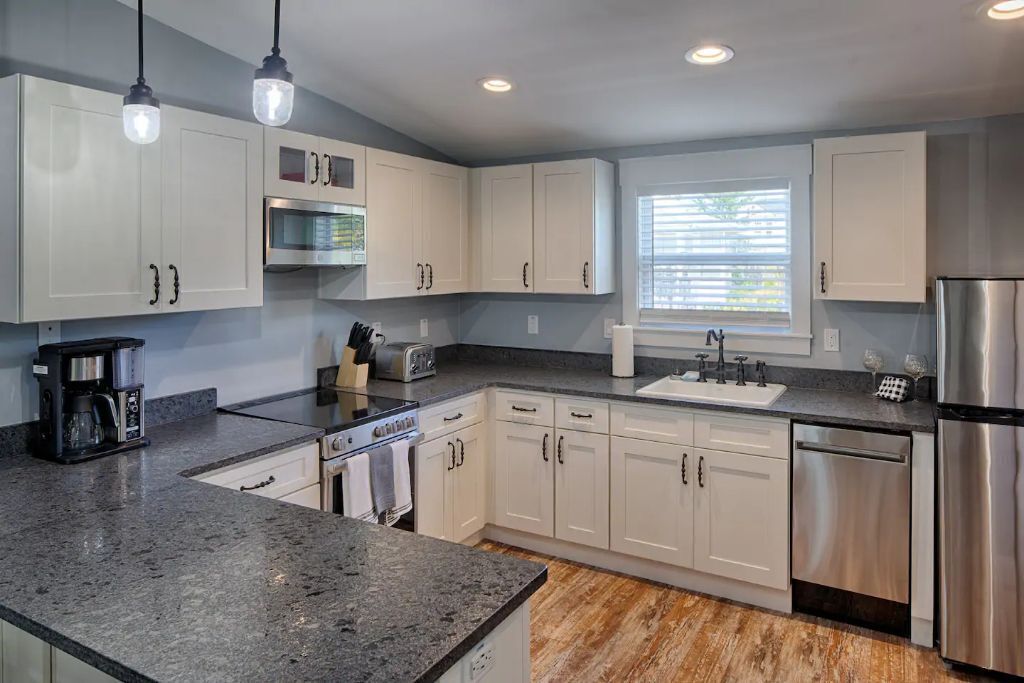 Historic Uptown St Augustine Cottage / Pet Friendly Sanitized / Walk Everywhere