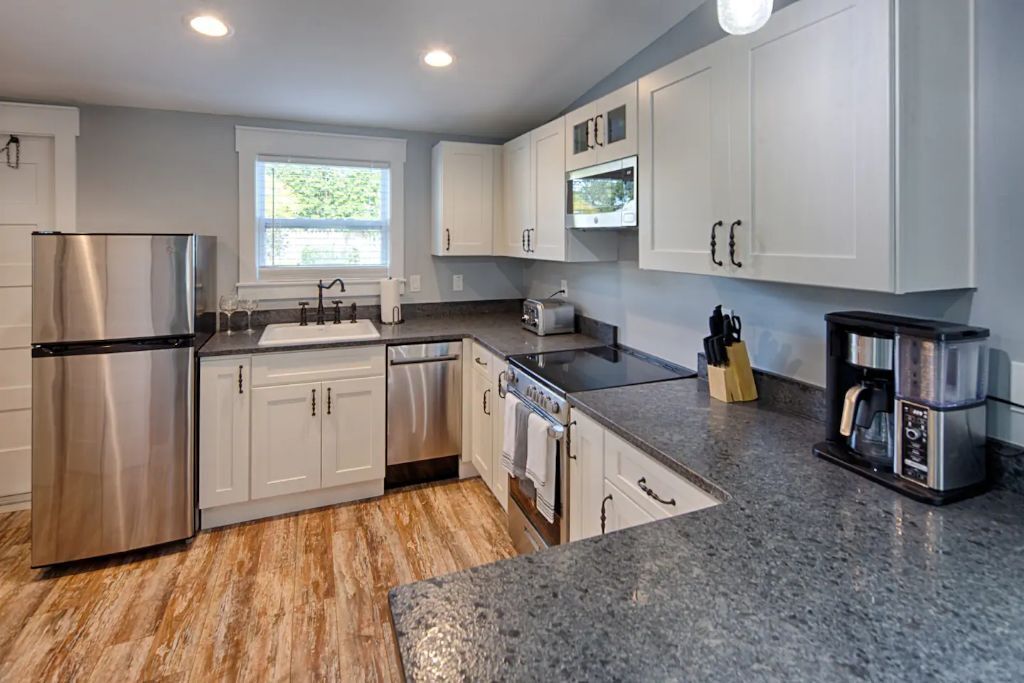 Historic Uptown St Augustine Cottage / Pet Friendly Sanitized / Walk Everywhere