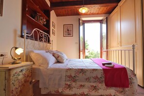 2 chambres, fer et planche à repasser, Wi-Fi gratuit, draps fournis