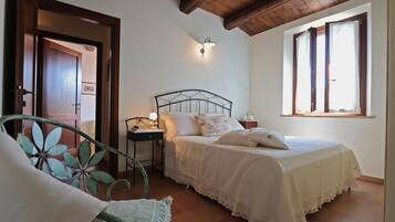 2 camere, ferro/asse da stiro, Wi-Fi gratuito, lenzuola