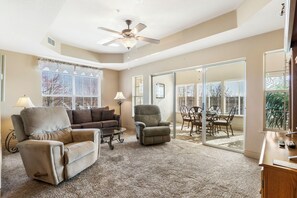 Smart TV, DVD player