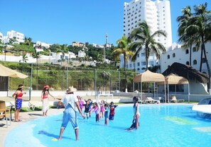Kolam renang terbuka 