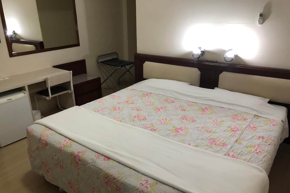 Executive Apartment | 1 bedroom, blackout drapes, free WiFi, bed sheets
