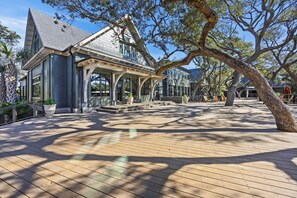 Exterior - Expansive 6Bd, Private Pool, Outdoor Living Space- 3 Night Min!! (Johns Island)