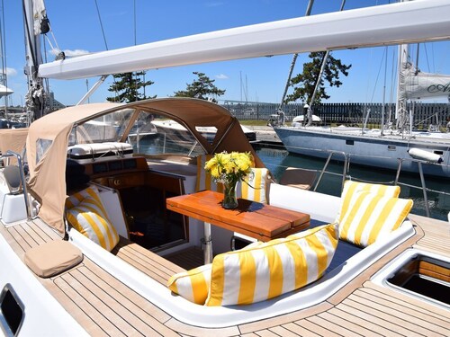 The Luna Danns: Private Luxury Sailing Yacht