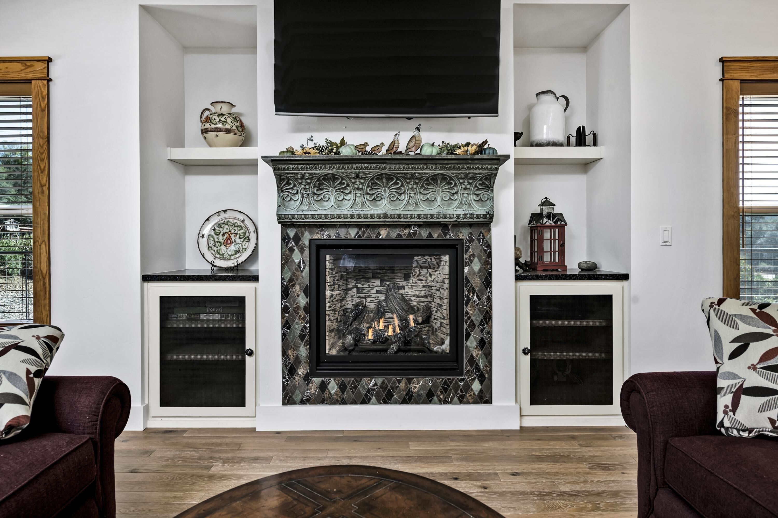 Santini Farmhouse -- Beautiful Italian style Villa, Hot Tub, Vineyard Views