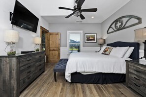 2 bedrooms, desk, iron/ironing board, travel crib