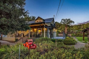 Exterior - Santini Farmhouse - Wine Tastings Included (Healdsburg)