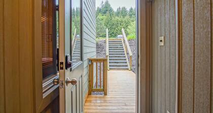 Powderidge 60: Slope Side, Fireplace, Spacious Deck
