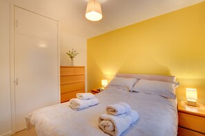 2 dormitorios, tabla de planchar con plancha, wifi y ropa de cama