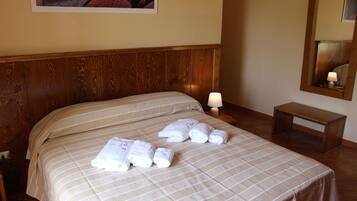 1 bedroom, in-room safe, WiFi, bed sheets