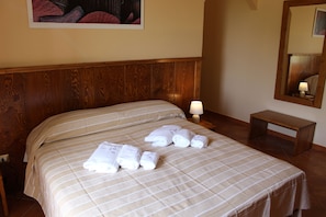 1 bedroom, in-room safe, WiFi, bed sheets