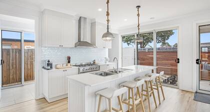 Banyandah on the Lakes: Just a step away from the beautiful Gippsland Lakes