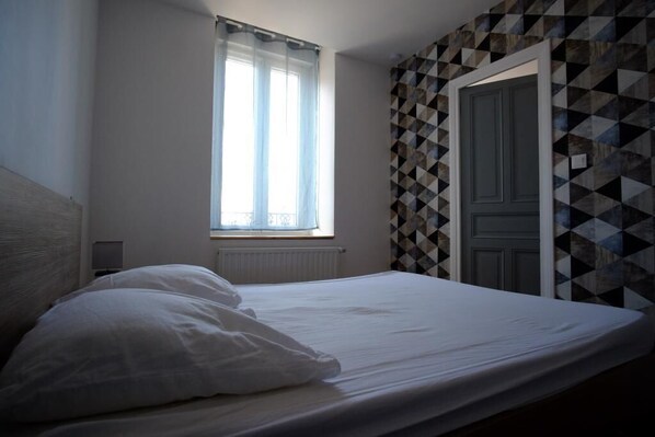 1 chambre, fer et planche à repasser, lit parapluie, Wi-Fi gratuit