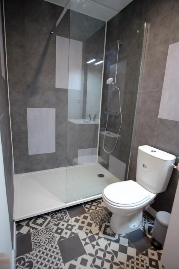 Shower, hair dryer - Villa Jean Julien - Le Capucin - Wifi - 1 bedroom - 4 people (Mont-Dore)