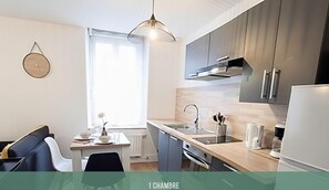 Fridge, microwave, oven, stovetop - Villa Jean Julien - Le Capucin - Wifi - 1 bedroom - 4 people (Mont-Dore)