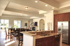 Luxury Townhome | Private kitchen - Prestigious 4 BR Getaway - Coronas Verde (Siesta Key)