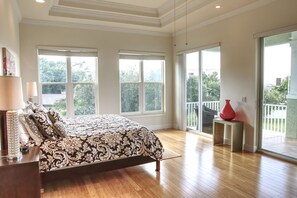 Luxury Townhome | 4 bedrooms, individually decorated, individually furnished - Prestigious 4 BR Getaway - Coronas Verde (Siesta Key)