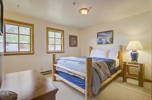3 bedrooms, travel cot, WiFi, bed sheets