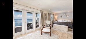 3 bedrooms, desk, WiFi, bed sheets