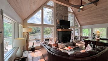 TV connectée, cheminée