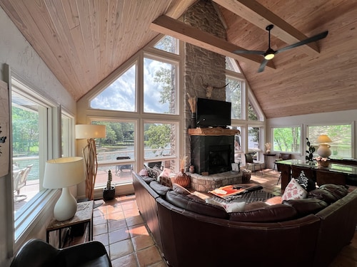 Tranquil Lakefront Home *We Are Not A Party House*