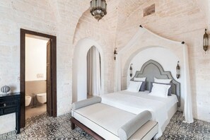 5 chambres, fer et planche à repasser, Wi-Fi gratuit, draps fournis