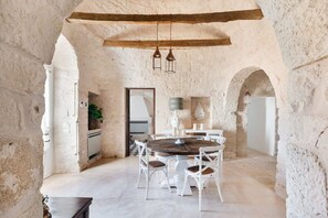 Dining - Trullo Ermes - Luxury trullo with garden, private pool and exclusive design (Martina Franca)