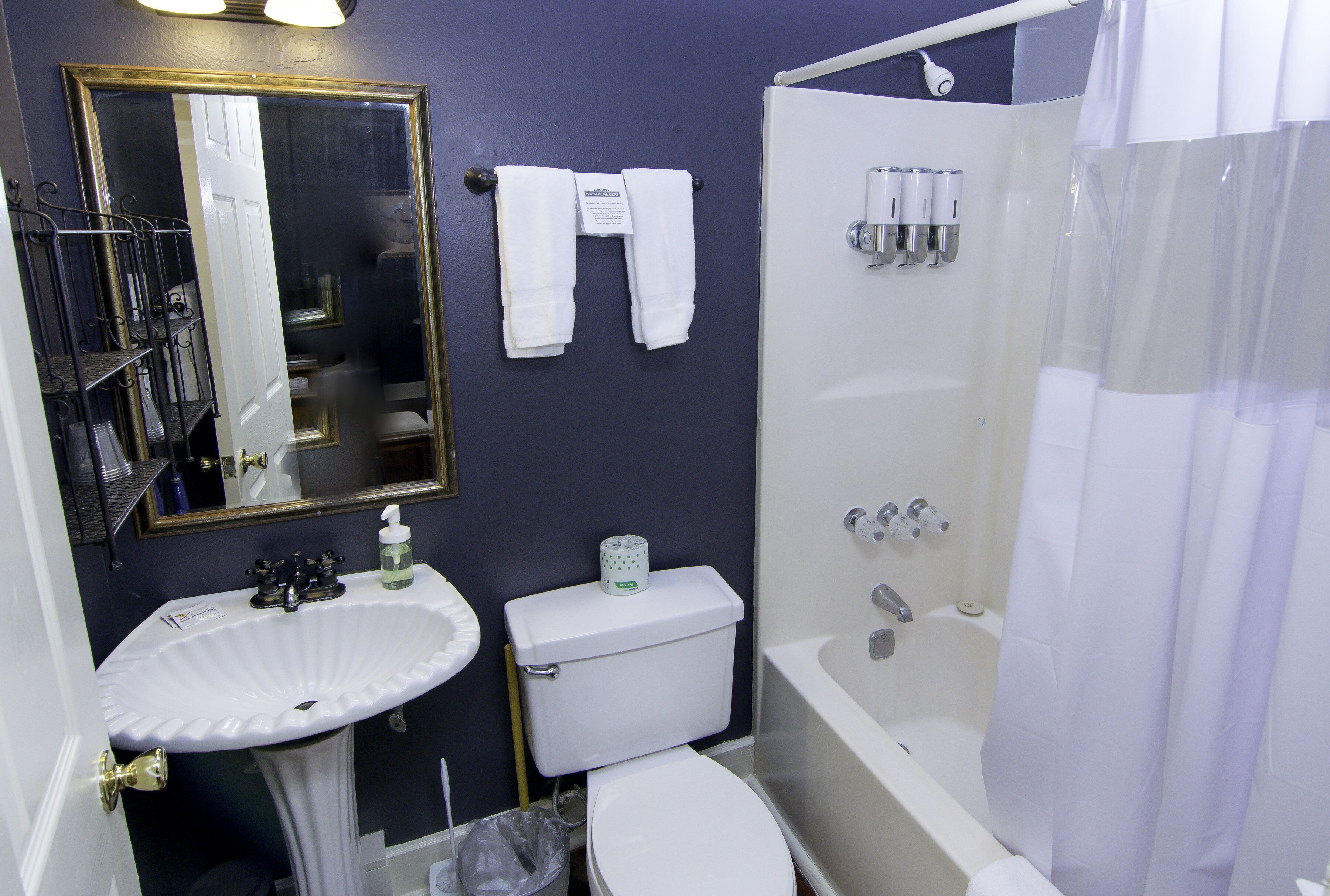 Rathbone Mansions - Superior Queen