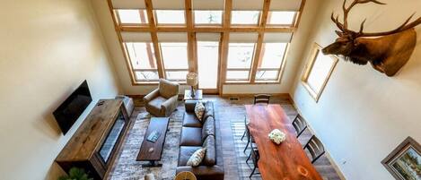 تلفزيون ذكي، مدفأة، برامج وأفلام نتفليكس، خدمات بث