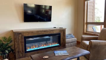 Smart-tv, eldstad, Netflix och streamingtjänster