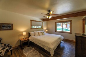 2 bedrooms, travel cot, free WiFi