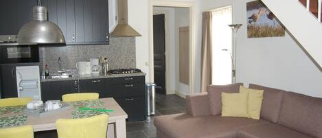 Fernseher, Tischfußball