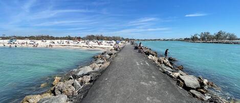 Beach nearby, sun-loungers, beach towels