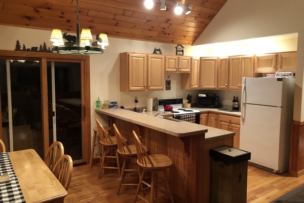 KĂŒhlschrank, Mikrowelle, Ofen, Herdplatte