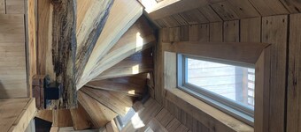 Cozy Cabin on the River