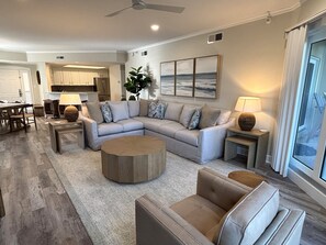 TV - 107 Windsor Place ~ Renovated in 2025 | Steps to Beach! (Hilton Head Island)