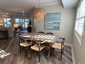 Dining - 107 Windsor Place ~ Renovated in 2025 | Steps to Beach! (Hilton Head Island)