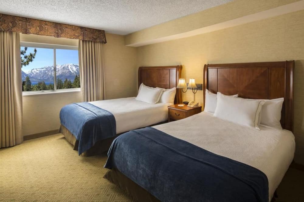 Vacation Starts Here! 3 Convenient Units, Walk to the Beach or Ride a Gondola!