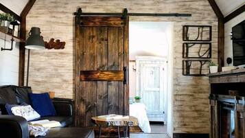 Älytelevisio, takka, DVD-soitin